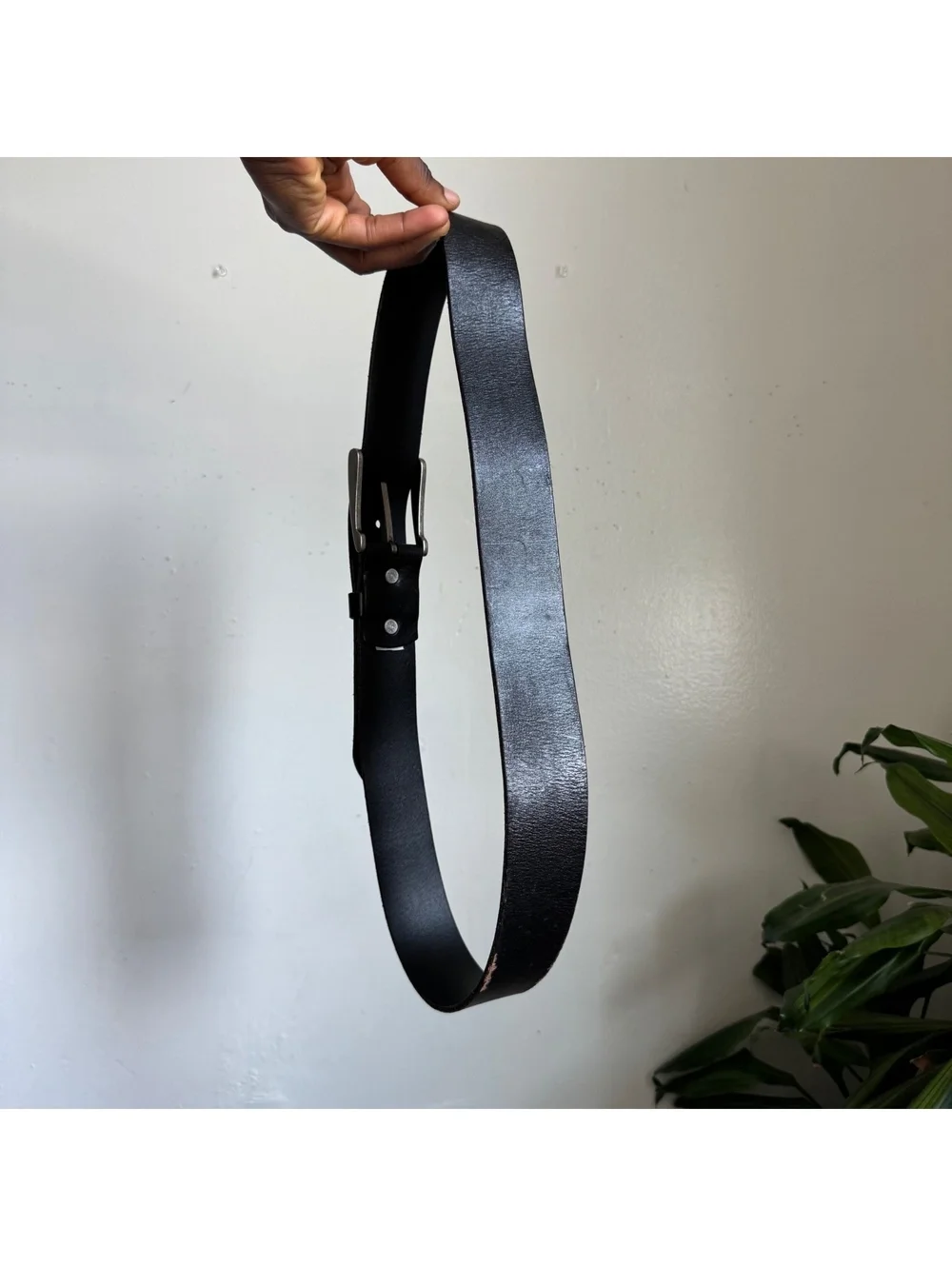 Vintage unisex Levi's Genuine Leather Belt with Antique Silver Buckle 40/100
